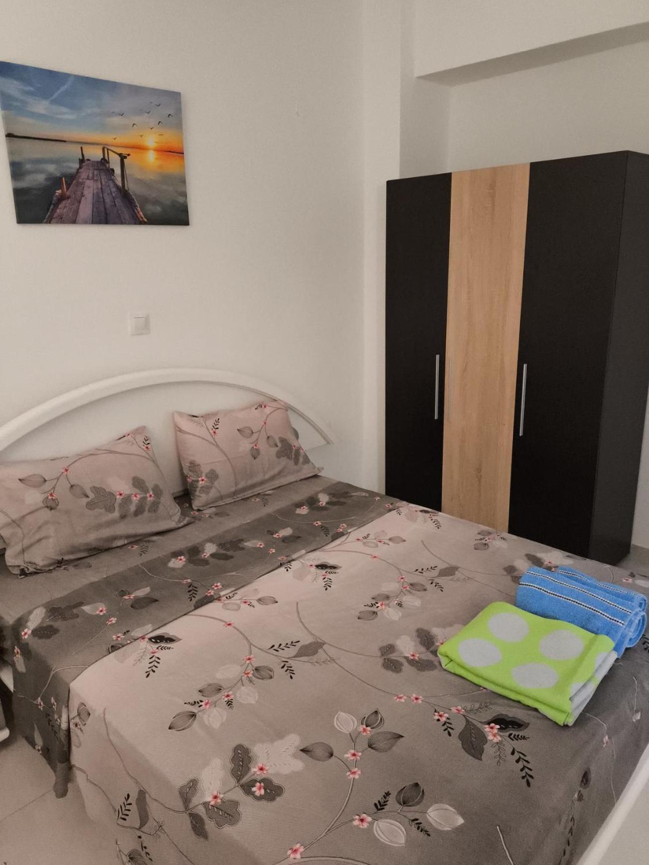Anna'S Rooms 네아 미카니오나 외부 사진